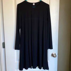 NWOT Old Navy Long Sleeve Swing Dress. Black. Size M.